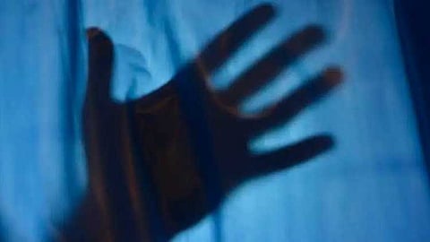 ജൂനിയർ വനിതാ ഡോക്ടറെ മദ്യം നൽകി പീഡിപ്പിക്കാൻ ശ്രമം; പാരിപ്പള്ളി മെഡിക്കൽ കോളേജിലെ ഡോക്ടറെ സസ്പെൻഡ് ചെയ്തു