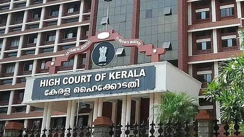 മുനമ്പത്തെ വഖഫ് നോട്ടീസ്: താൽക്കാലിക സ്റ്റേ പുറത്തിറക്കാമെന്ന് ഹൈക്കോടതി