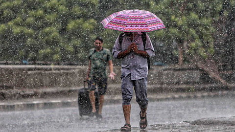 സംസ്ഥാനത്ത് മഴ കനക്കും, അടുത്ത അഞ്ച് ദിവസം അതിശക്ത മഴ; അലേർട്ടുകൾ ഇങ്ങനെ