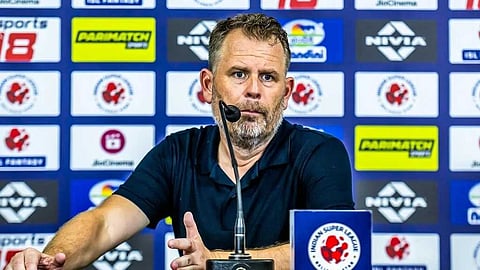 മൈക്കൽ സ്റ്റാറേയെ പുറത്താക്കി കേരള ബ്ലാസ്റ്റേഴ്സ്; താൽക്കാലിക ചുമതല രണ്ട് പേർക്ക്