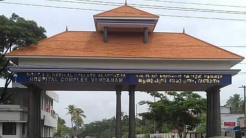 വാഗ്ദാനങ്ങൾ പാഴായോ? ആലപ്പുഴയിൽ വൈകല്യങ്ങളോടെ പിറന്ന നവജാത ശിശുവിൻ്റെ ചികിത്സക്കായി പണമീടാക്കി മെഡിക്കൽ കോളേജ്