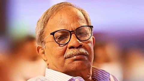 കഥകളുടെ പെരുന്തച്ചൻ ഇനി ഓർമ; നിറകണ്ണുകളോടെ ആദരാഞ്ജലികൾ നേർന്ന് മലയാളം