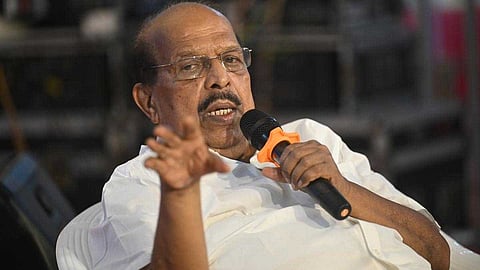 EXCLUSIVE: "കുന്തമെന്നോ കുടച്ചക്രമെന്നോ പറഞ്ഞ് പാർട്ടിയെ പ്രതിരോധത്തിലാക്കിയിട്ടില്ല"; സജി ചെറിയാനെ പരോക്ഷമായി വിമർശിച്ച് ജി. സുധാകരൻ