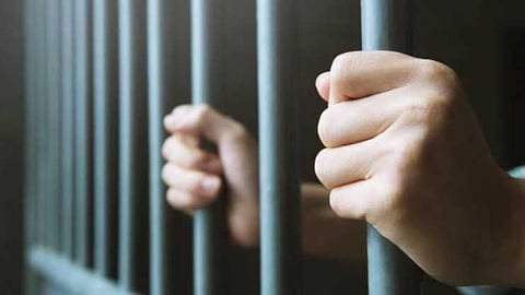 ദുബായിലേക്കെന്ന് പറഞ്ഞ് പോയത് പാകിസ്ഥാനിലേക്ക്; സുഹൃത്തിനെ പ്രപ്പോസ് ചെയ്യാന് അതിര്ത്തി കടന്ന യുവാവിന് എട്ടിന്റെ പണി