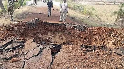 ഛത്തീസ്ഗഡിൽ മാവോയിസ്റ്റ് ആക്രമണം; 9 സൈനികർ കൊല്ലപ്പെട്ടു