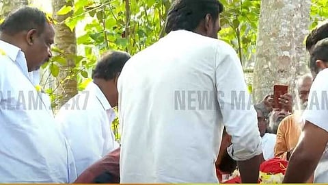 നെയ്യാറ്റിൻകര ഗോപൻ്റെ മൃതദേഹം സംസ്കരിച്ചു; ചടങ്ങുകൾ നടത്തിയത് മഹാസമാധിയെന്ന പേരിൽ
