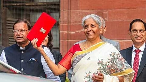 ജനപ്രീതി ഉയർത്താൻ പ്രഖ്യാപനങ്ങളുമായി കേന്ദ്ര ബജറ്റ് ; പ്രതിരോധ, കാർഷിക മേഖലയിൽ ഒഴികെ സർക്കാർ വിപണി തുറക്കൽ പൂർത്തിയാക്കുന്നു