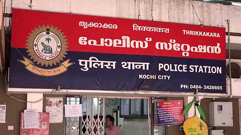 പകുതിവില തട്ടിപ്പ്: യുവതിയുടെ പരാതിയിൽ പറവൂർ ജനസേവാ സമിതി ട്രസ്റ്റ് ഭാരവാഹികൾക്കെതിരെ കേസ്
