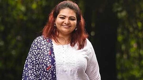 "മലയാള സിനിമയിലെ നടന്മാരെയെല്ലാം സംശയത്തിന്റെ നിഴലില് നിര്ത്തി"; ലിസ്റ്റിന് സ്റ്റീഫനെ നിര്മാതാക്കളുടെ സംഘടനയില് നിന്നും പുറത്താക്കണമെന്ന് സാന്ദ്രാ തോമസ്