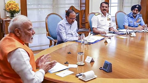 ഉന്നത ഉദ്യോഗസ്ഥരുമായി പ്രധാനമന്ത്രി നടത്തിയ കൂടിക്കാഴ്ച