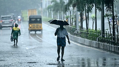 സംസ്ഥാനത്ത് വീണ്ടും മഴ മുന്നറിയിപ്പ്; മൂന്ന് ജില്ലകളിൽ യെല്ലോ അലേർട്ട്