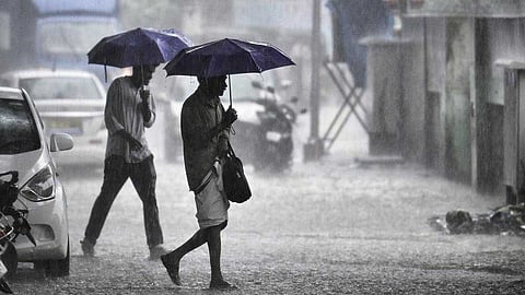 ശക്തിപ്രാപിച്ച് കാലവർഷം; വെള്ളിയാഴ്ച വരെ കനത്ത മഴ തുടരും!