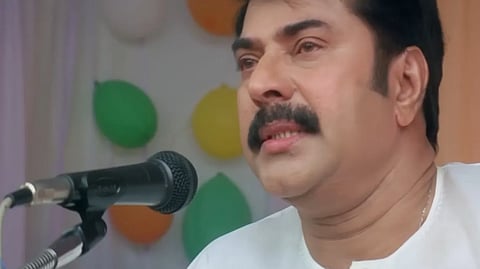 മമ്മൂട്ടി അശോക് രാജ് എന്ന കഥാപാത്രത്ത അവതരിപ്പിച്ച കഥ പറയുമ്പോൾ എന്ന സിനിമയിലെ രംഗം