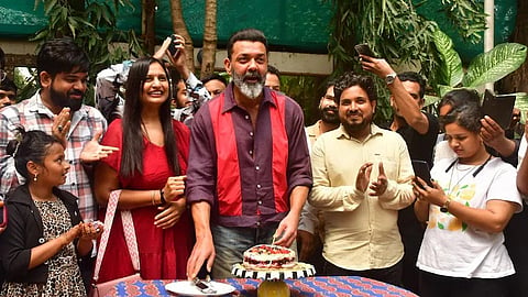 ബോബി ഡിയോൾ സിനിമയിൽ 30വർഷം പൂർത്തിയാക്കിയതിന്റെ ആഘോഷം
