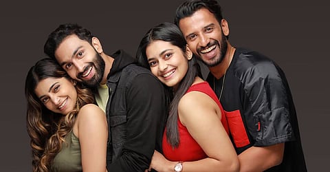 മനോരമമാക്സിൽ സ്ട്രീം ചെയ്യുന്ന കപ്ലിങ് എന്ന വെബ്സീരീസിന്റെ പോസ്റ്റർ