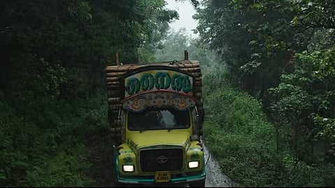 'വിലായത്ത് ബുദ്ധ'യിലെ 'സ്പിരിറ്റ് മറയൂർ' ഗാനത്തിൽ നിന്ന്