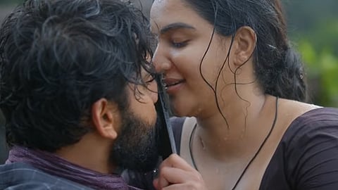 'റേച്ചലി'ലെ ഗാനരംഗത്തിൽ ഹണി റോസും റോഷൻ ബഷീറും