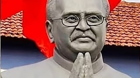 പാലക്കാട് വി.ടി. ഭട്ടതിരിപ്പാട് സാംസ്കാരിക സമുച്ചയത്തില് അനാച്ഛാദനം ചെയ്ത എസ്.പി.ബാലസുബ്രഹ്മണ്യത്തിന്റെ പ്രതിമ