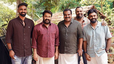 മോഹൻലാലിനൊപ്പം ദിലീഷ് പോത്തൻ,ശ്യാംപുഷ്കരൻ,പോൾസൺ സ്കറിയ,അച്ചു ബേബി ജോൺ എന്നിവർ