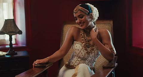 'കല്യാണി' റീമിക്സ് മ്യൂസിക് വീഡിയോയിൽ സാനിയ അയ്യപ്പൻ