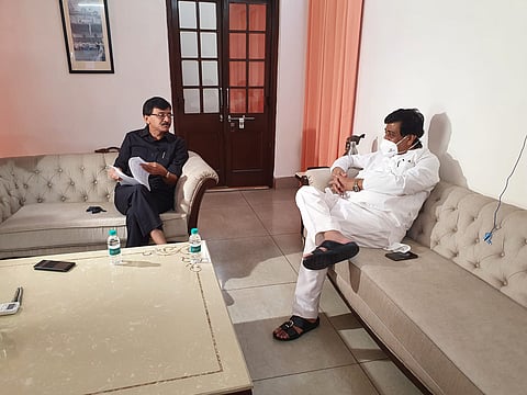 मराठा आरक्षण : अशोक चव्हाण यांनी शिवसेना नेते खासदार संजय राऊत यांच्याशी चर्चा केली.