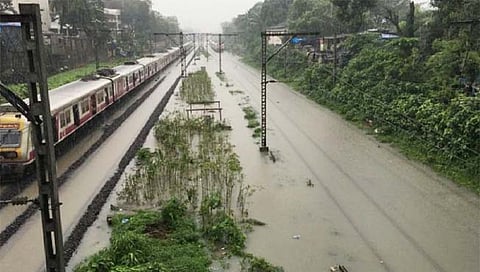 नवी मुंबई शहरात मुसळधार; १२ तासांत २०० मिमी पावसाची नोंद