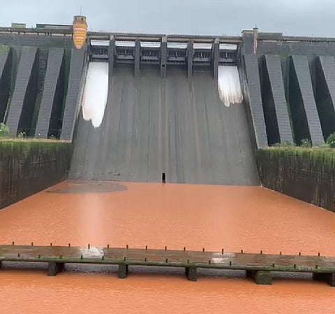 सातारा : कोयना धरणाचे दरवाजे दोन फुटांवर