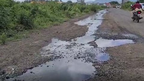 सातारा- पुणे महामार्ग बनतोय मृत्यूचा सापळा