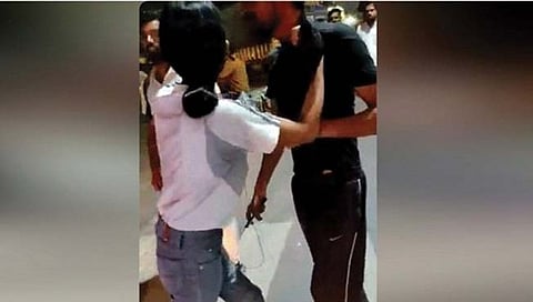 #ArrestLucknowGirl हा ट्विटरवर ट्रेंड, काय आहे नेमकं प्रकरण?