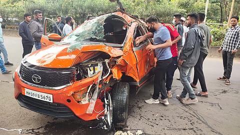 सातारमध्ये झालेल्या अपघातात कोल्हापूरच्या दोघांचा मृत्यू झाल्याचे समजते.