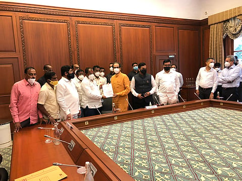 मुख्यमंत्री उध्दव ठाकरे यांची स्वाभिमानी शेतकरी संघटनेच्या शिष्टमंडळाशी चर्चा केली.