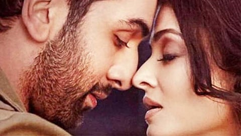 Ranbir Kapoor HBD : रणबीर ऐश्वर्याला किस करताना का घाबरला?