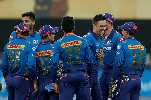 MI vs CSK : बॅट तुटल्याने रैना आऊट