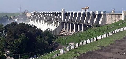 औरंगाबाद : पैठण तालुक्यातील नाथसागर धरण ५१.६५ टक्के भरले
