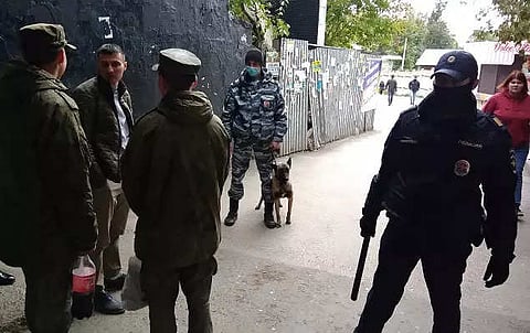 गोळीबारानंतर पर्म स्टेट विद्यापीठातील सुरक्षा व्यवस्थेत वाढ करण्यात आली आहे.