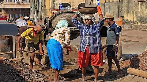 ई-श्रम पोर्टल वर ४ कोटींहून अधिक असंघटित कामगारांची नोंदणी