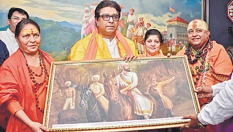 साध्वी कांचन गिरी म्हणाल्या, उद्धवनी सेनाप्रमुखांचे नाव बुडवले !