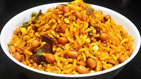 Chiwda Recipe : दिवाळीचा खमंग चिवडा कसा कराल?