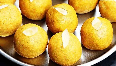 Laddu Recipe : खमंग मूग डाळीचे लाडू कसे कराल?