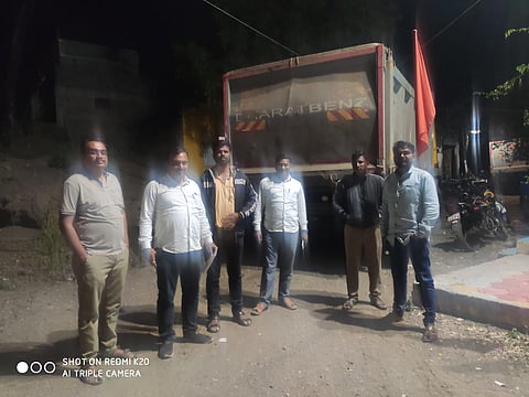 बीड : महसूल पथकाची धडक कारवाई, एक हायवासह दोन ट्रक जप्त