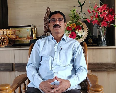 पद्मश्री सन्मान; पोपटराव पवार यांनी कसा बदलला हिवरेबाजारचा चेहरामोहरा?