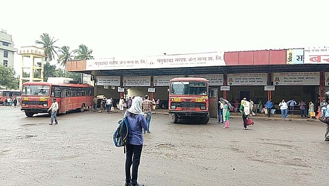 sangli st strike : एसटी कर्मचार्यांच्यात फूट, ३० टक्के कामावर जिल्ह्यात वाहतूक सुरु
