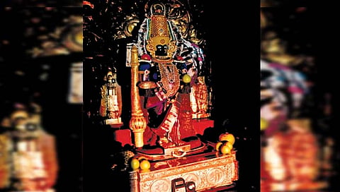 करवीर निवासिनी अंबाबाई किरणोत्सव : दुसर्या दिवशीही किरणे देवीच्या कमरेपर्यंत