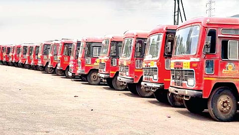 ST employees Strike : ‘लालपरी’ची चाके अद्याप थांबलेलीच