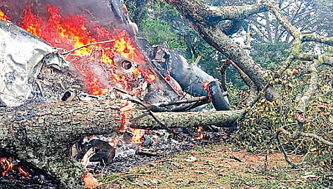 Planes and helicopters crash : विमान, हेलिकॉप्टर अपघातांचा प्रश्न चर्चेत