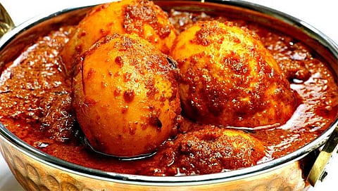 Egg-Kheema Curry : चरचरीत अंडा-खिमाकरी कशी कराल?
