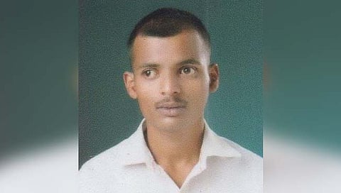 कोल्हापूर : विनायकच्या जिद्दीला अडथळ्याची शर्यत, स्पर्धा परीक्षेची तयारी करणाऱ्या अपंग विद्यार्थ्यांचा आत्मदहनाचा इशारा