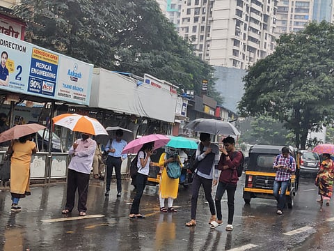ठाणे, डोंबिवली मध्ये पावसाच्या सरी, ‘हिवसाळा’ असल्याचे मेम्स व्हायरल