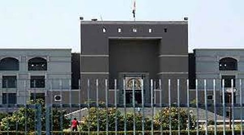 Gujarat High Court संतापले; तुम्ही कोण सांगणार मांसाहार करायचा नाही…