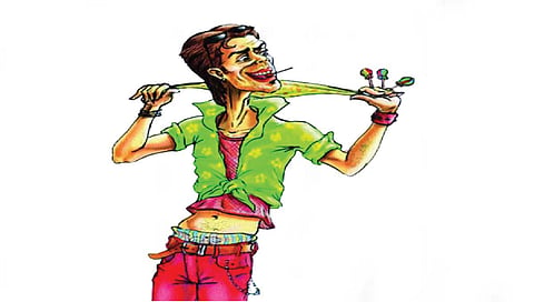 social media trap : कोल्हापूर : मुलींनो, रोडरोमिओंपासून सावधान!